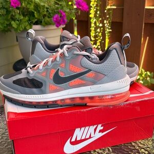 Nike Men’s Air Max Size 8.5